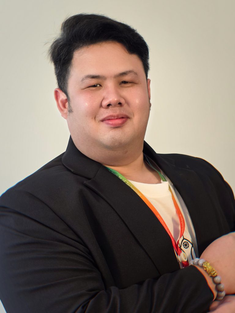 อาจารย์กฤชนันท์ เจริญสุข