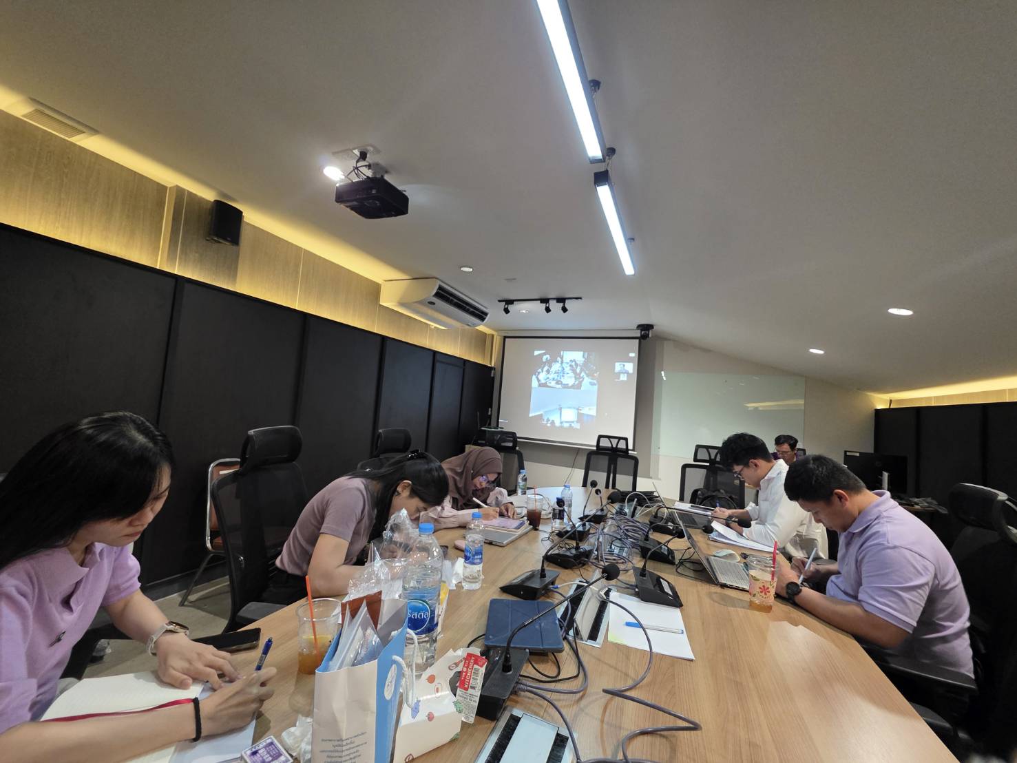 วันอังคารที่ 31 มีนาคม พ.ศ. 2567 – คณะวิทยาศาสตร์และเทคโนโลยี รับฟังความคิดเห็นภาคอุตสาหกรรม มุ่งพัฒนาหลักสูตรอาชีวอนามัยและความปลอดภัย (หลักสูตรใหม่ พ.ศ. 2570)